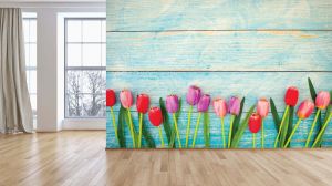 Tulipány a dřevo III shutterstock 1298036818 interier
